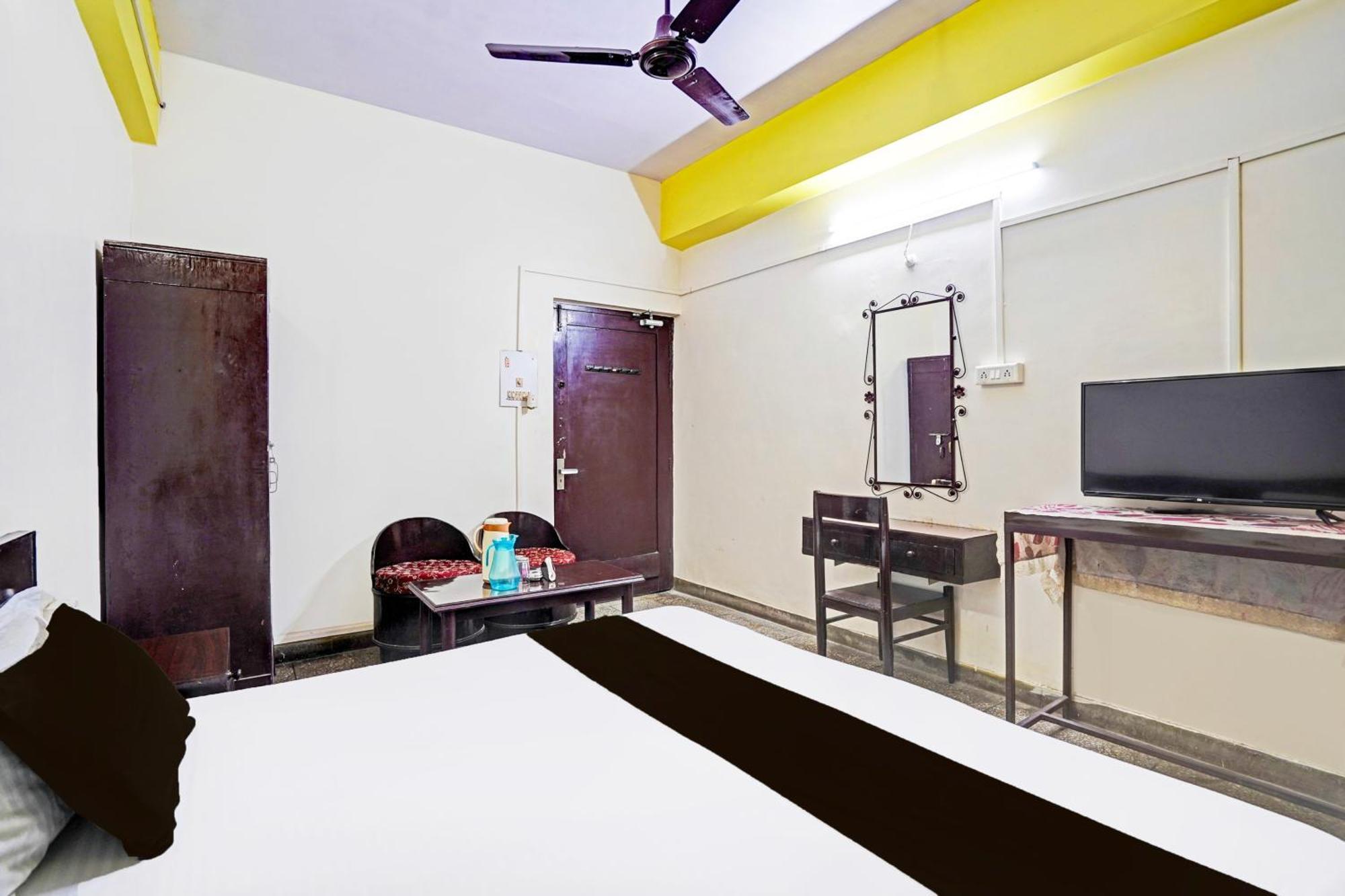 Hotel O Raj Mahal Kānpur Exterior foto