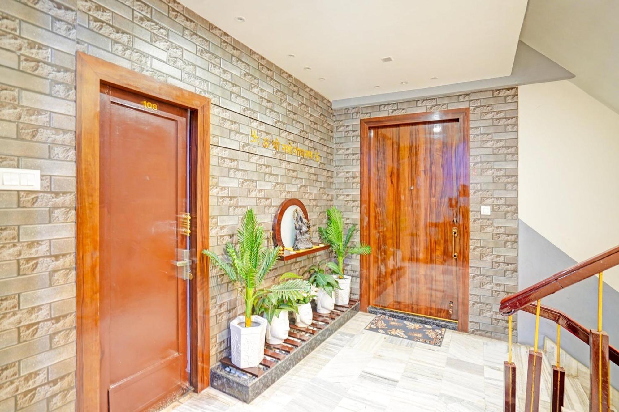 Hotel O Raj Mahal Kānpur Exterior foto